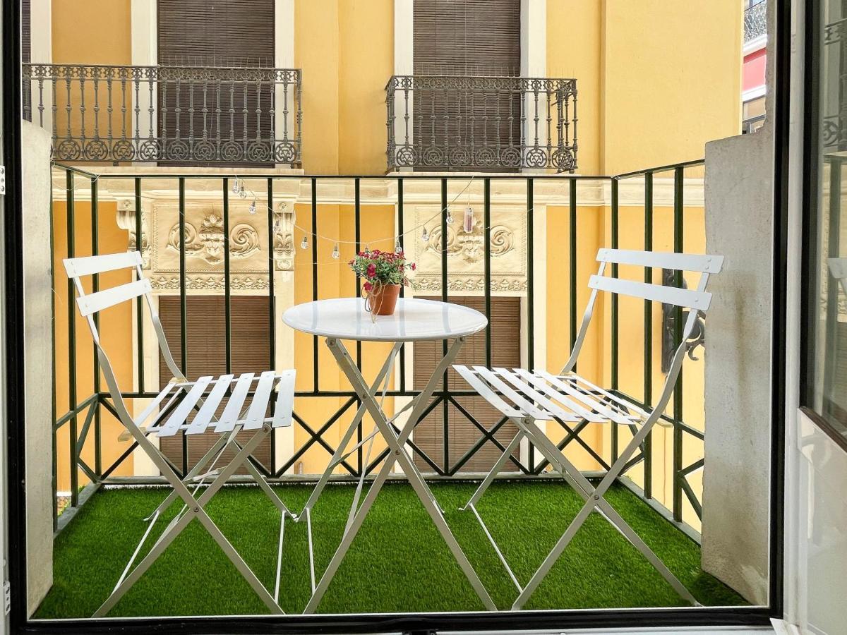 Apartamento Con Mucho Encanto En Pleno Centro Alicante Luaran gambar