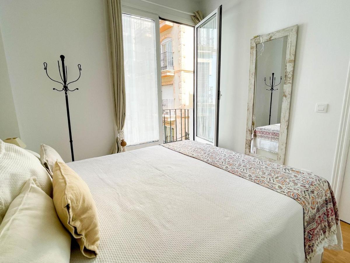 Apartamento Con Mucho Encanto En Pleno Centro Alicante Luaran gambar