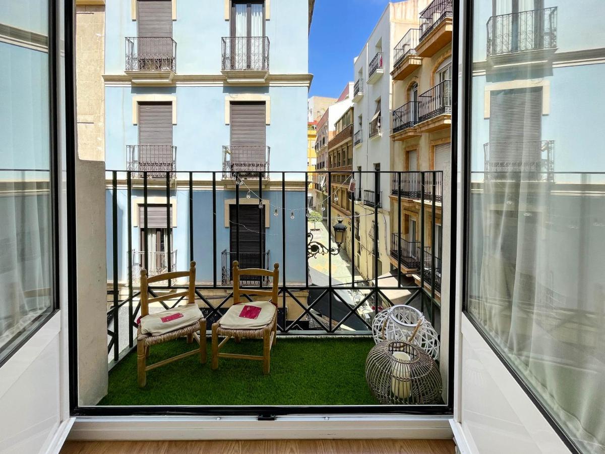 Apartamento Con Mucho Encanto En Pleno Centro Alicante Luaran gambar